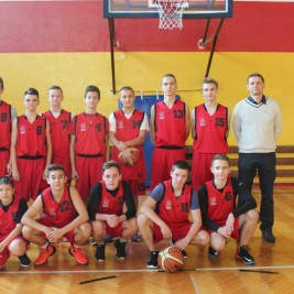 Reprezentacja Gimnazjum 5 zajęła 2 miejsce w Miejskiej Gimnazjadzie w koszykówkę chłopców.